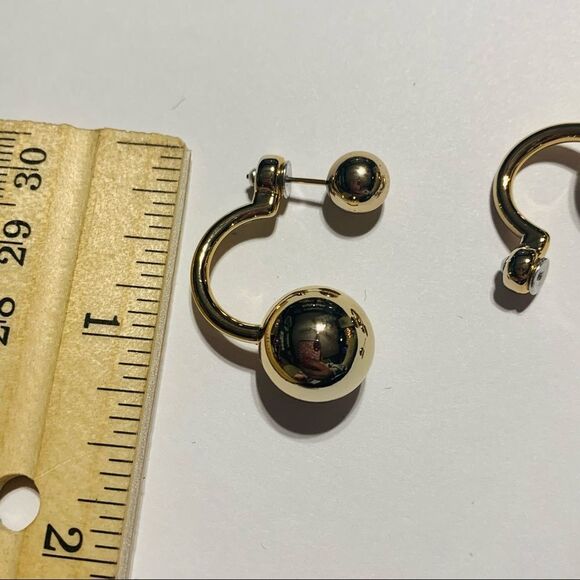 Unique Earrings! Gold Toned! Light Weight! - Picture 3 of 4